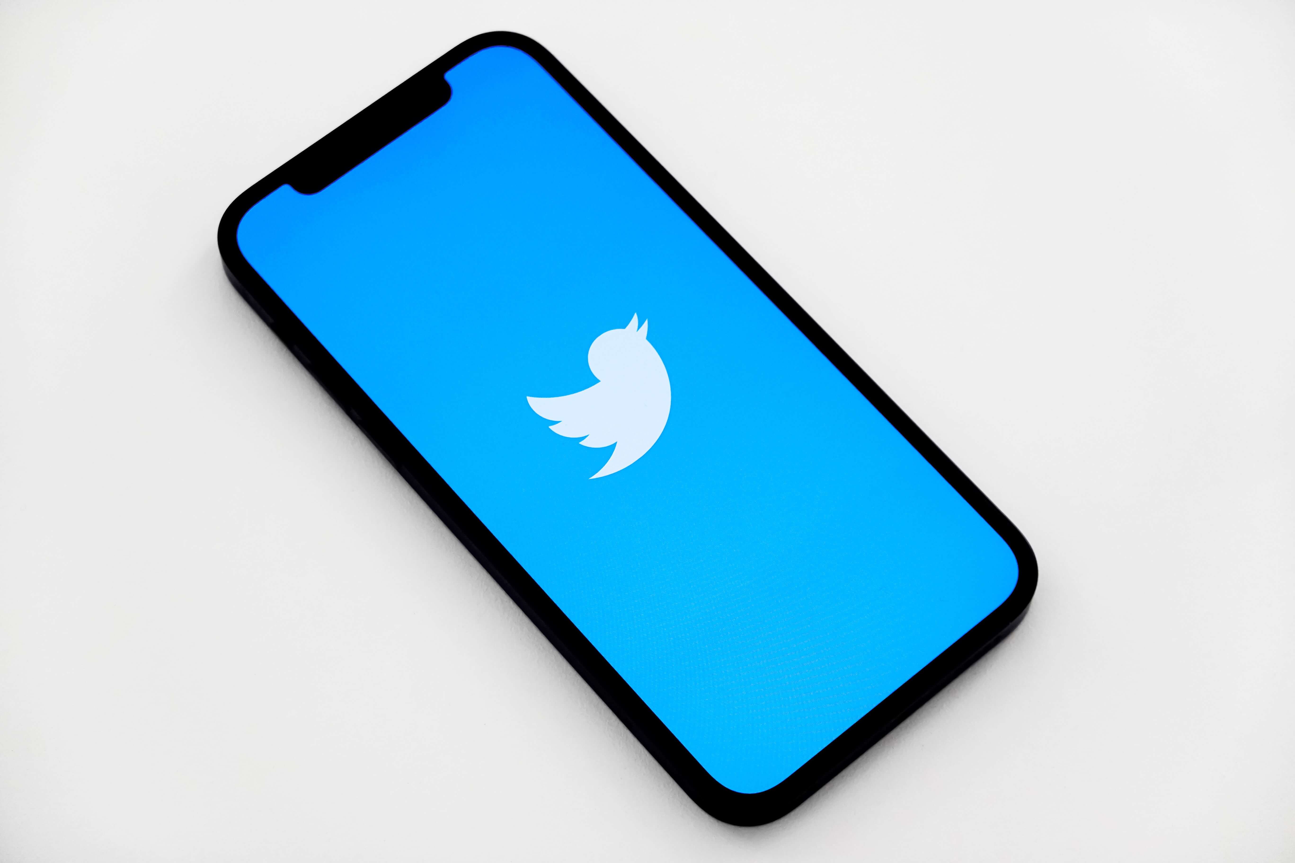 pros and cons of twitter for business twitter for mobile